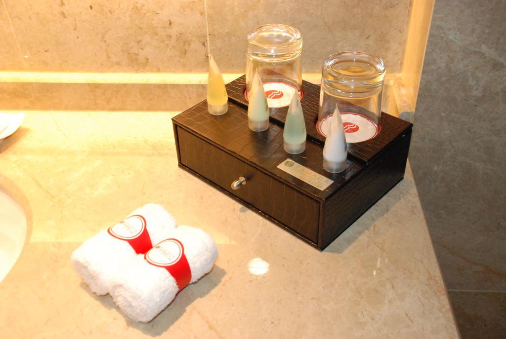 Ramada Plaza Shanghai Gateway Habitación foto